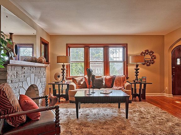 4th image of 6705 Parkwood Pl