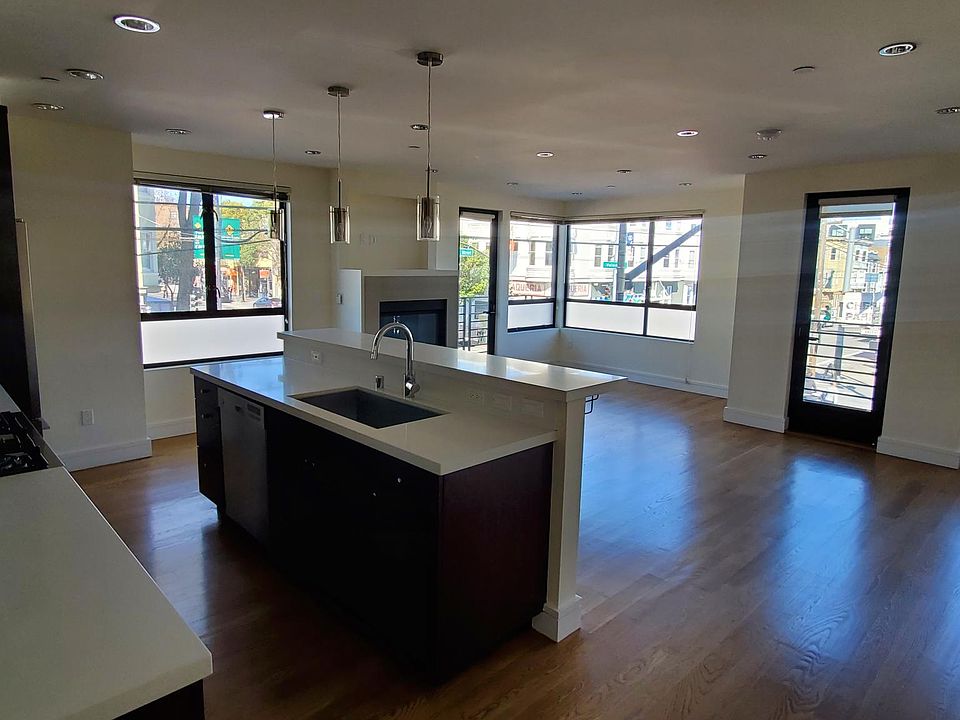 1st image of 700 Valencia St APT 3