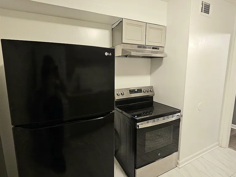 151 N Belvedere Blvd #4 — Photo 6