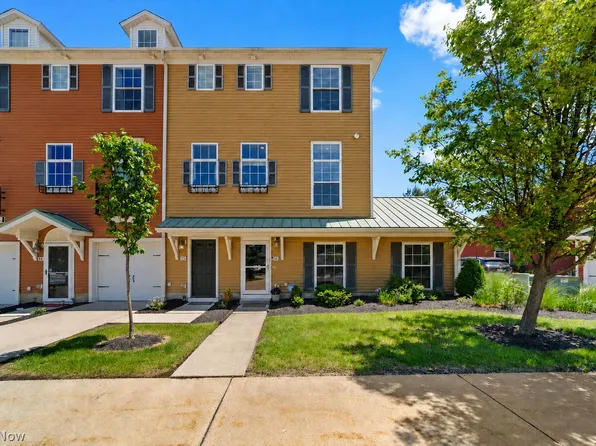 16 Grandview Dr, Rocky River, OH 44116