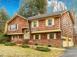 34 Waughaw Rd, Towaco, NJ 07082
