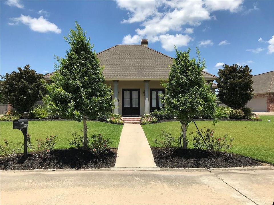 1st image of 2240 Longue Vue Dr