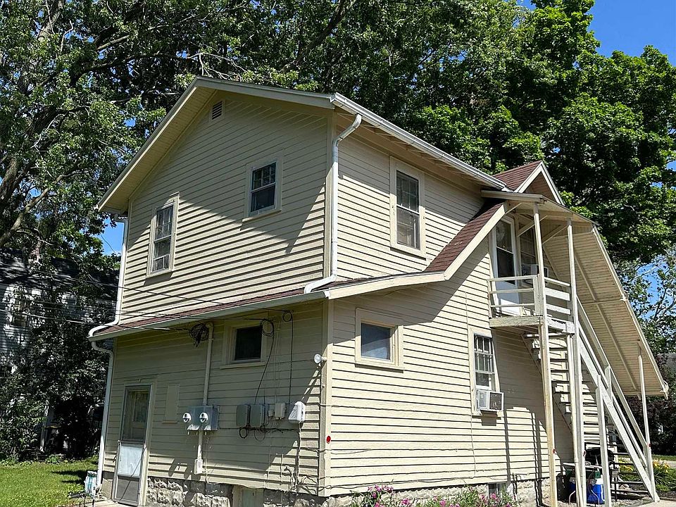 2nd image of 3104 McArthur Dr