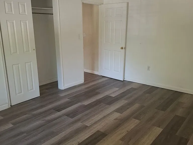 184 Elm St — Photo 27