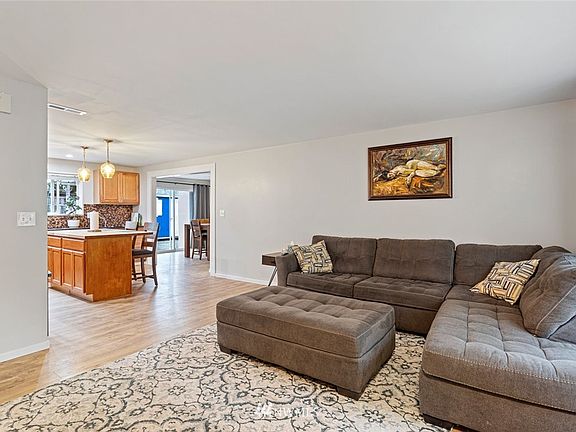 5th image of 19011 SE 269th St