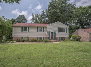 212 Nottingham Dr, Colonial Heights, VA 23834