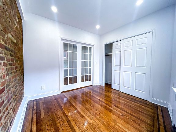4th image of 31-11 Crescent St #D6