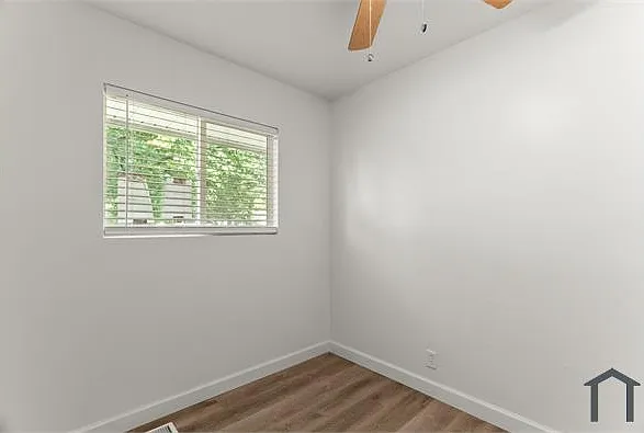 10518 Spring Garden Dr — Photo 18