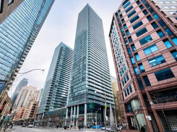 38 Grenville St #3210, Toronto, ON M4Y 1A5