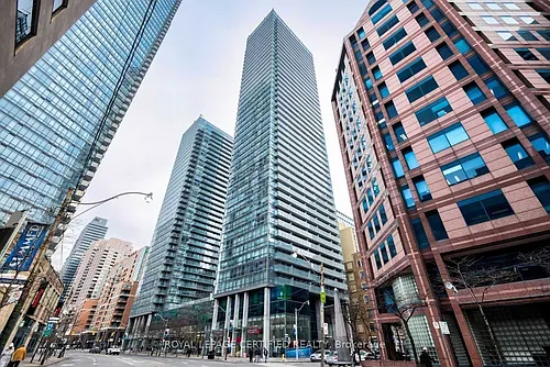 38 Grenville St #3210 Photo 1