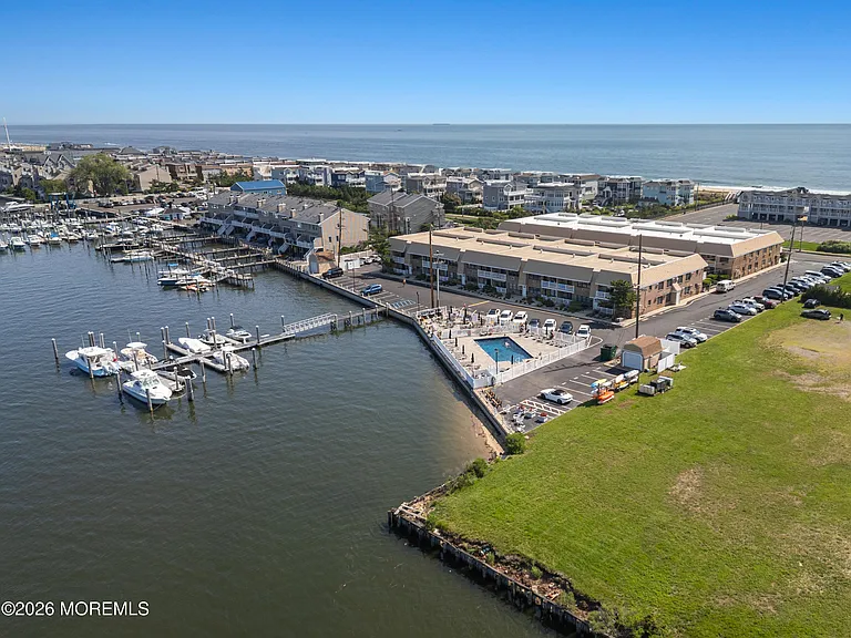1340 Ocean Ave #35 — Photo 28