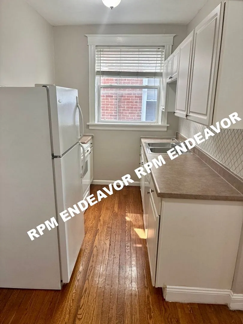 3211 Halliday Ave — Photo 4