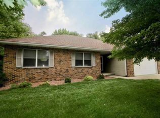 1001 Kennedy Dr, Pekin, IL 61554