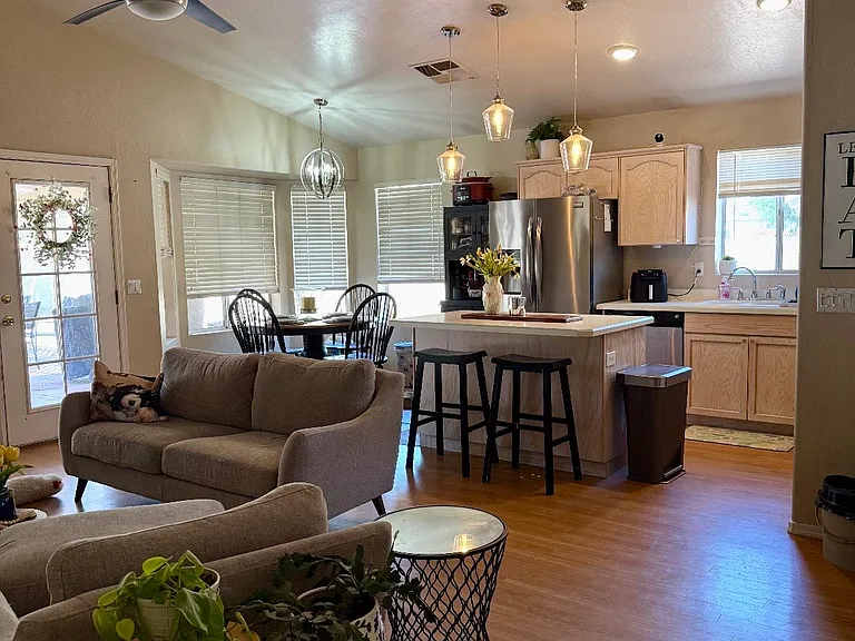 15010 N El Pueblo Blvd — Photo 7