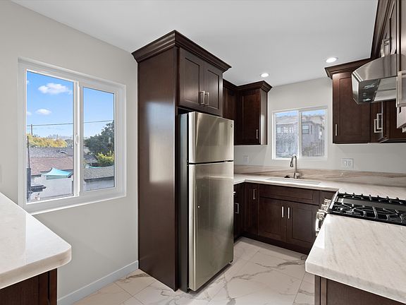 5th image of 624 Silver Lake Blvd #U4