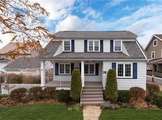 17478 Woodford Ave, Lakewood, OH 44107