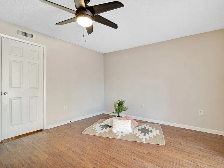 1415-1419 E Gore St — Photo 25