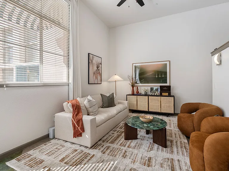 Elle West Ave — Photo 10