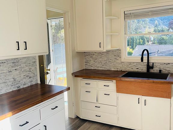 2nd image of 6020 Majestic Ave