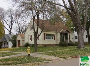 45 7th St SW, Le Mars, IA 51031