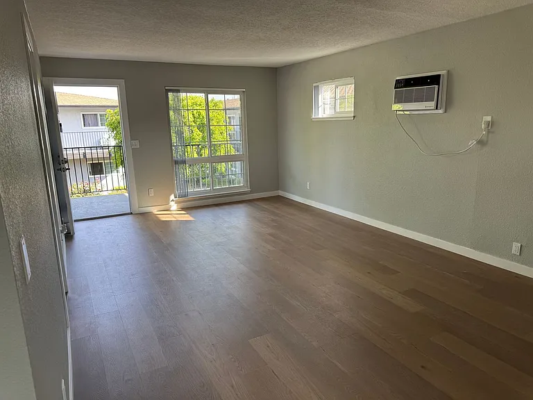Villa Del Sol Apartments — Photo 89