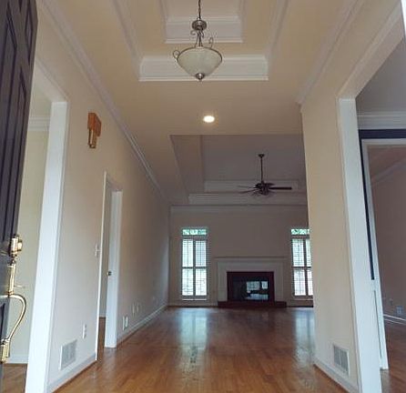 4th image of 906 Old Barker Pl