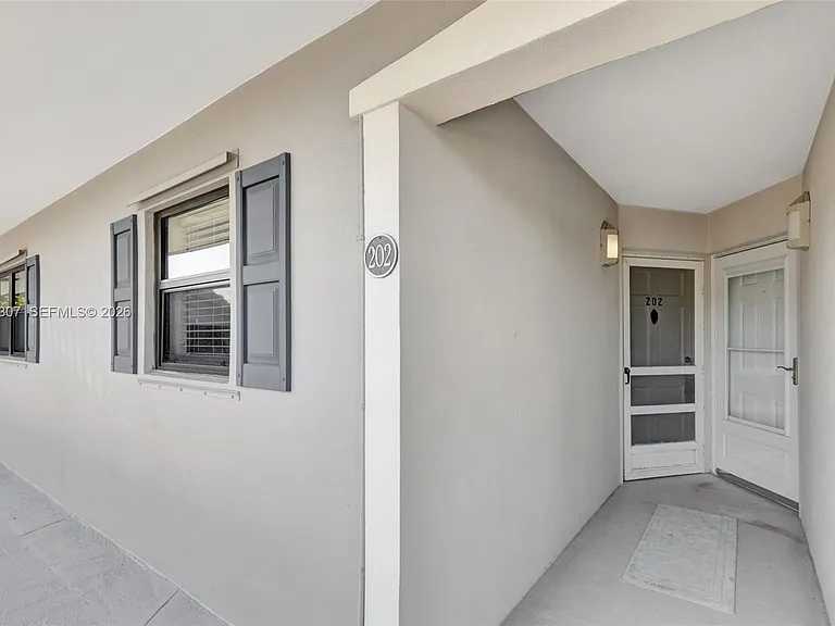 755 Saturn St #G202 — Photo 50