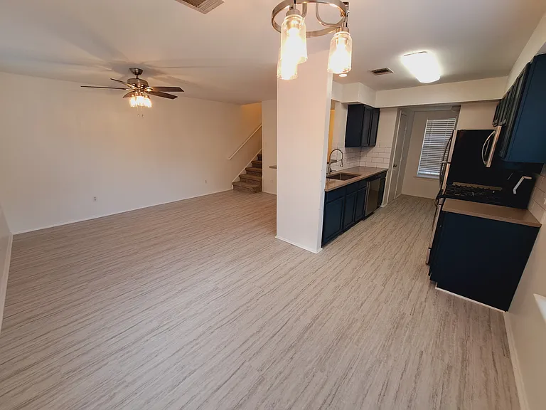 6703 Hill Oaks Dr #A — Photo 7