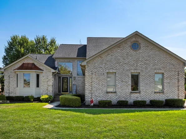 52742 S Weathervane Dr, Chesterfield, MI 48047