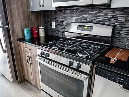 3rd image of 101 Willoughby St