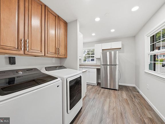 3rd image of 3529 Beale Ct