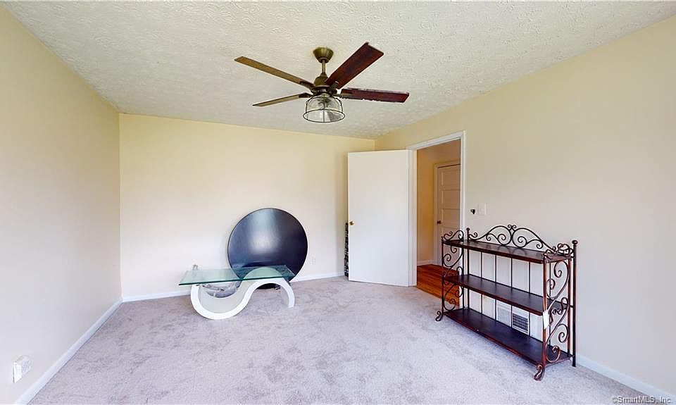 22 Greenwood Ave, Bloomfield, CT 06002 | Zillow