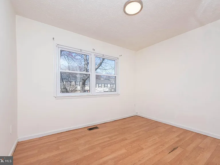 13 Bohn Ct — Photo 9