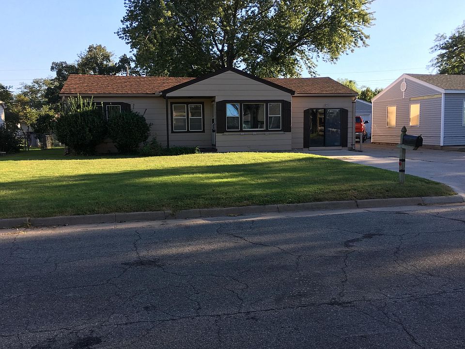 1st image of 23 Faircrest Dr