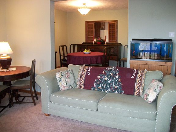 Living Room/Dining Room