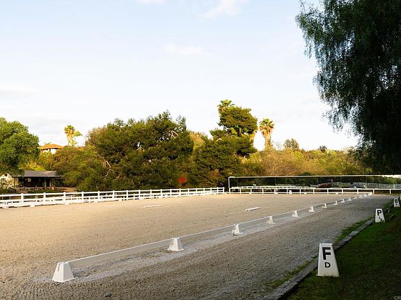 4th image of 7017 Via Mariposa Sur
