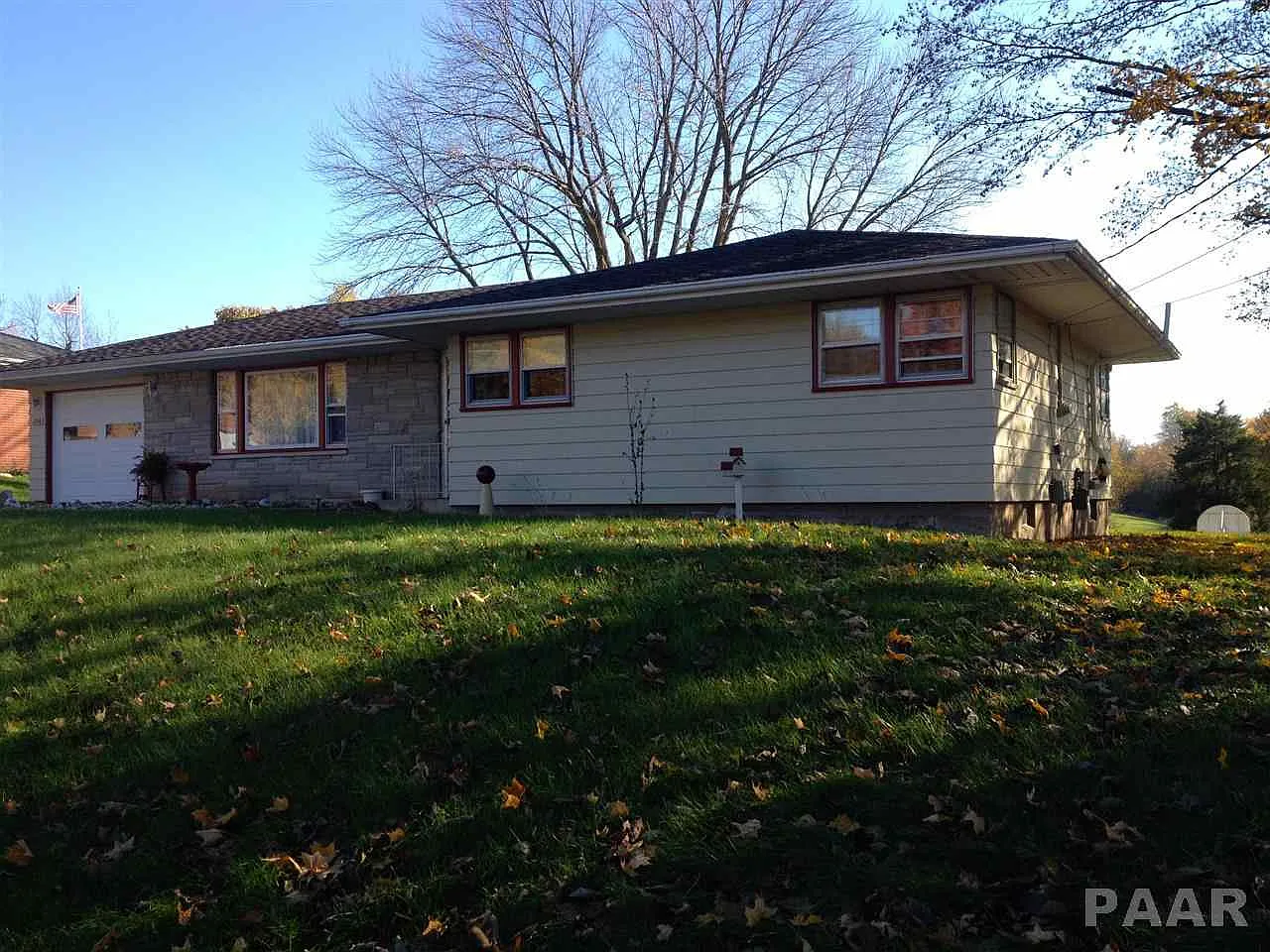 204 Highview Dr photo 1