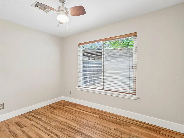 4315 Bellvue Ave — Photo 21