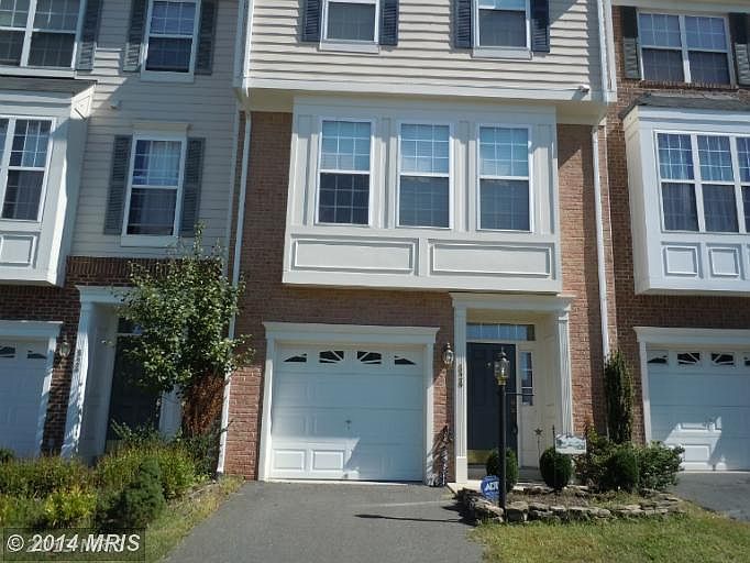 1st image of 526 McArthur Ter NE