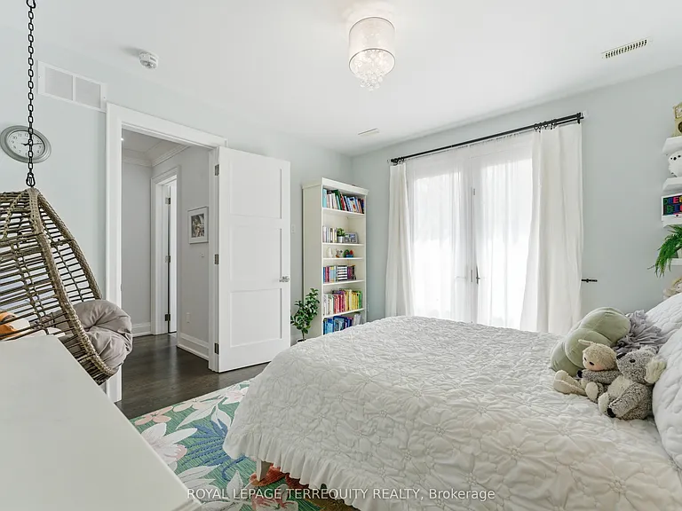 130 Edgecroft Rd — Photo 34