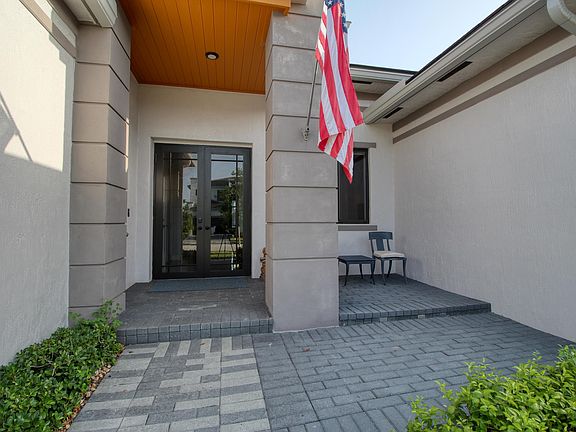 5th image of 10715 Moore Drive