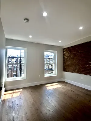 Rented by Warren T Real Estate Corp. | media 15