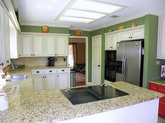 5th image of 2180 Strathmore Dr