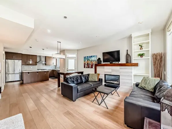 924 3rd Ave NW #2, Calgary, AB T2N 0J6