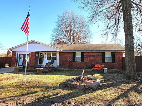 1602 N Sleepy Hollow Ln, Tahlequah, OK 74464