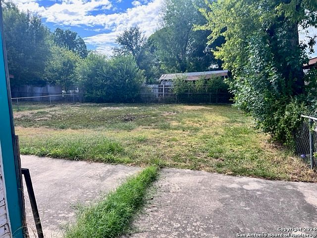 2nd image of 2007 DAHLGREEN AVE