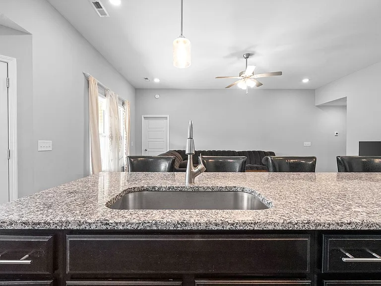 1042 Creek Way — Photo 12