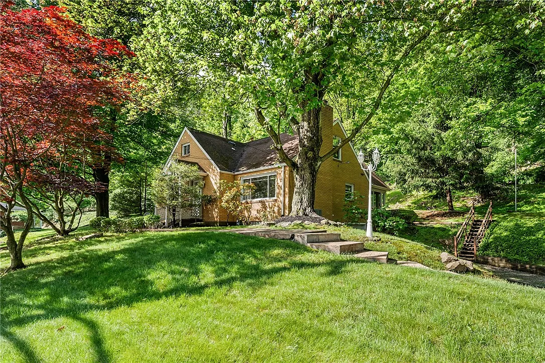 683 Thompson Run Rd photo 1