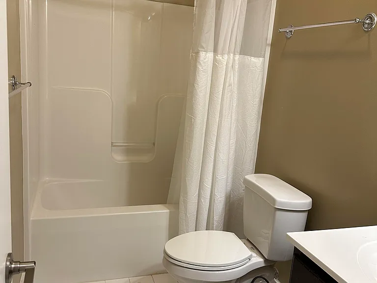 119 Roades Ct — Photo 15