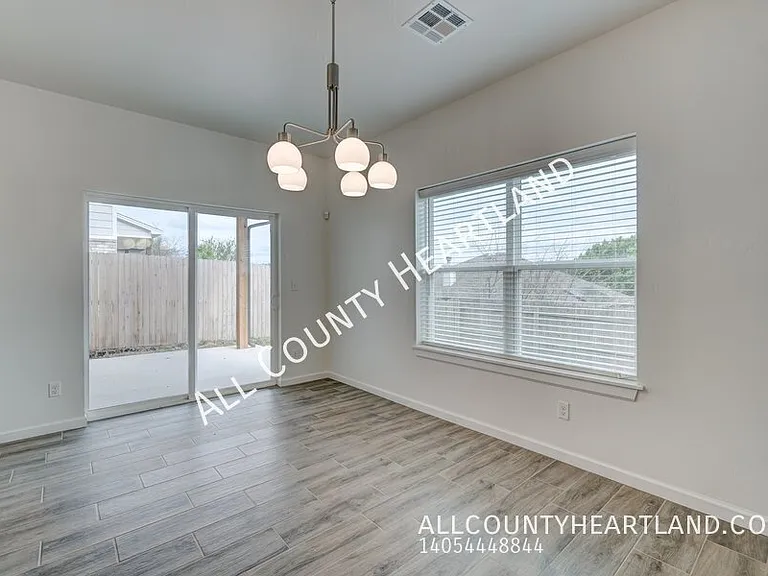 528 NW 175th St — Photo 8